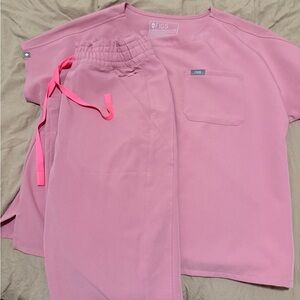 Figs Chalk Pink Scrub Set